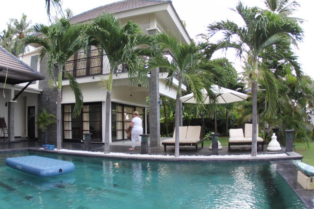 Villa Dunia Impian Kubutambahan  エクステリア 写真